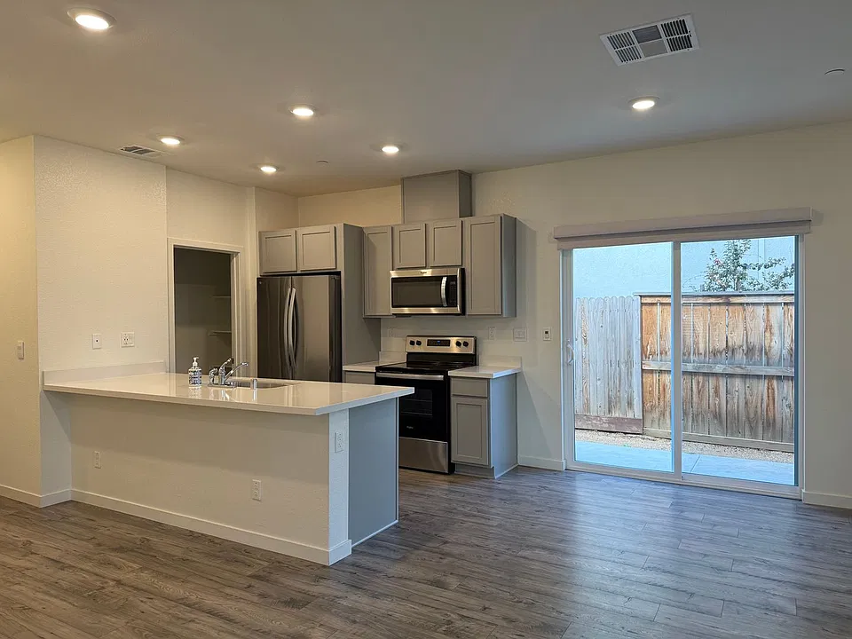 5072 Molino Cir