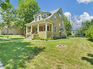 213 1st Ave NW, Mount Vernon, IA 52314