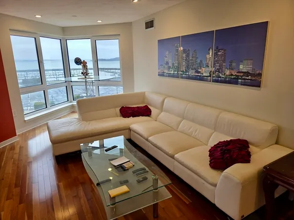 1001 Marina Dr APT 301, Quincy, MA 02171