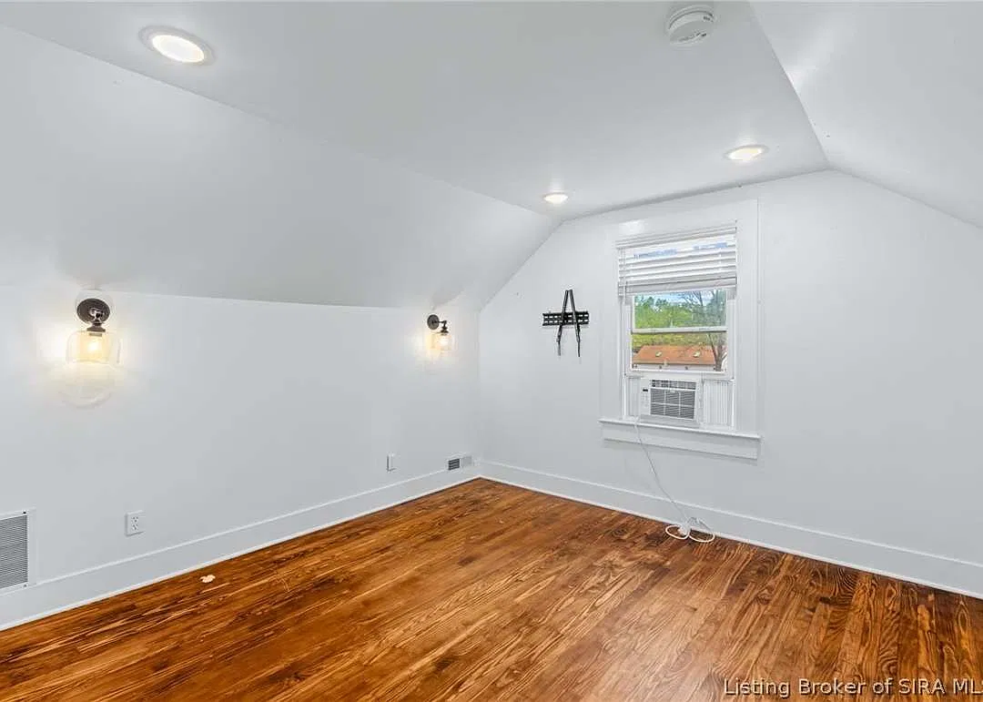 3 bed, 2199 sqft, $2,300 — Photo 4