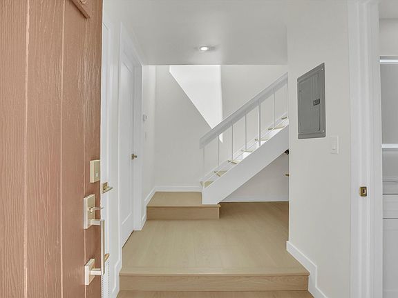 2nd image of 129 Villa Dr