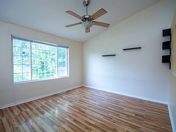 5th image of 208 E Victoria Cir Unit 208