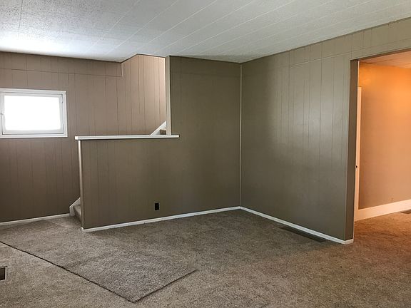 Family Room to stairs
