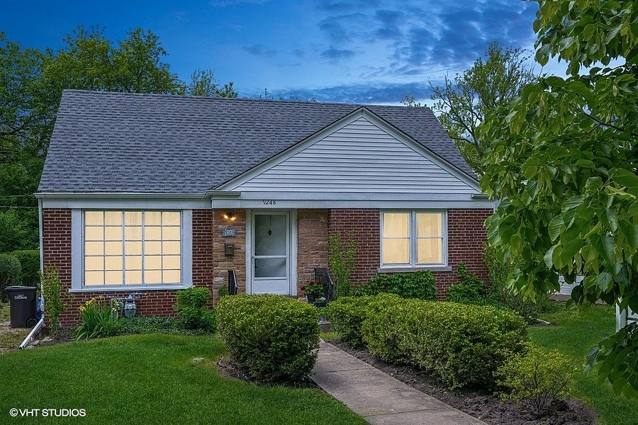 1st image of 9248 Lincolnwood Dr