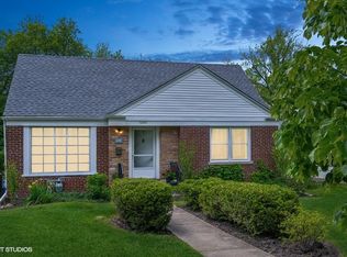 9248 Lincolnwood Dr, Evanston, IL 60203