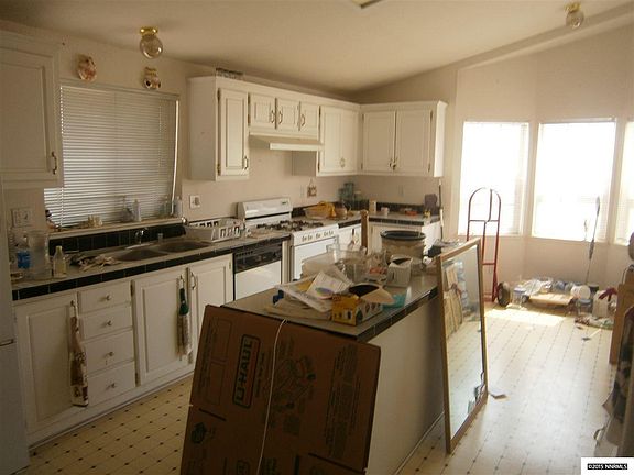 4th image of 1740 Lahonton Dr