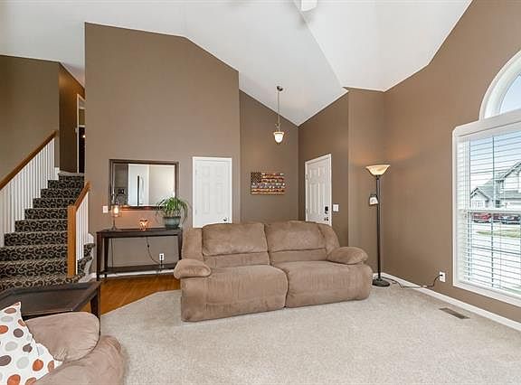 4th image of 5601 NW 90th St