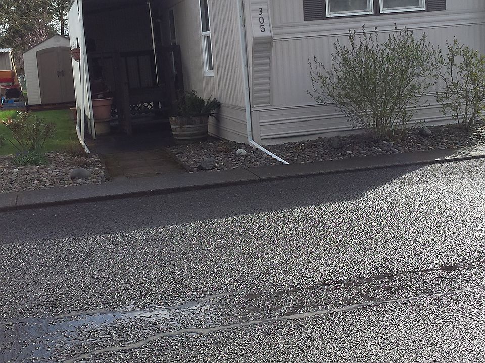 1st image of 300 SW 7th Ave Unit 305