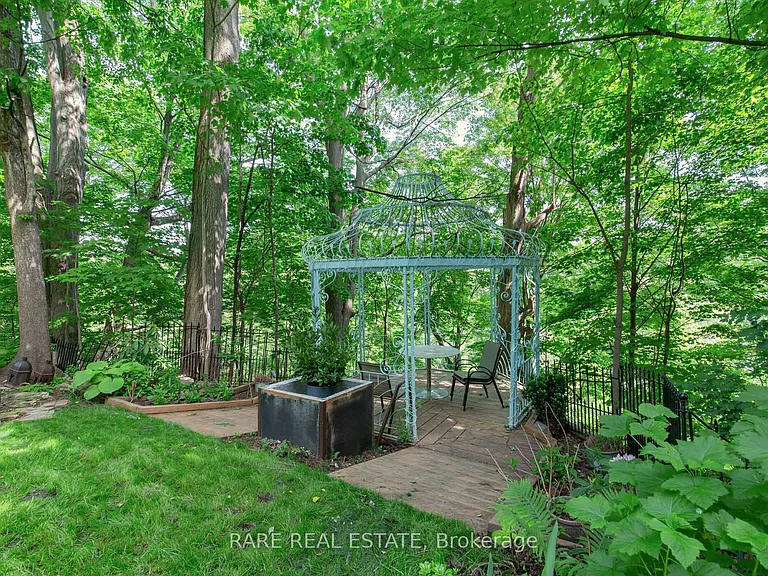 2 Leander Ct #LOWER — Photo 29