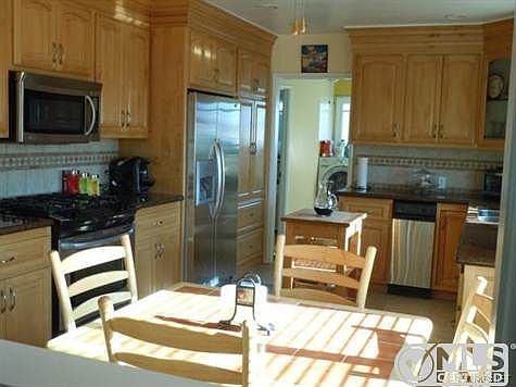 4th image of 16953 Liggett St