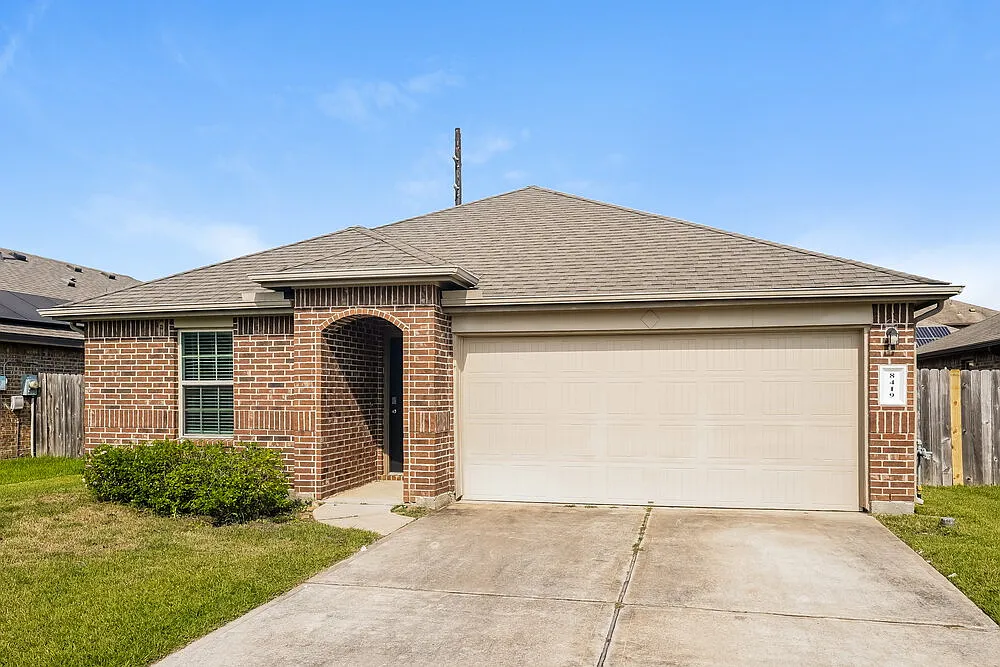 4 bed, 2.0 bath, 1833 sqft, $2,085 — Photo 3