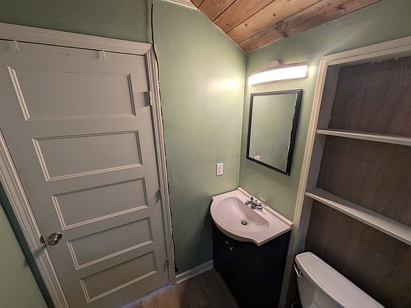 2nd image of 1720 Greenwood Ave #B