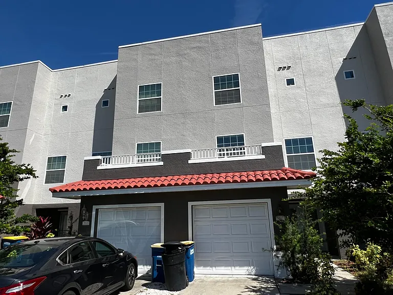 2529 Druid Rd E #2529 — Photo 1