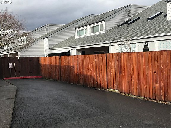 2nd image of 405 NE 85th St Unit 5-L