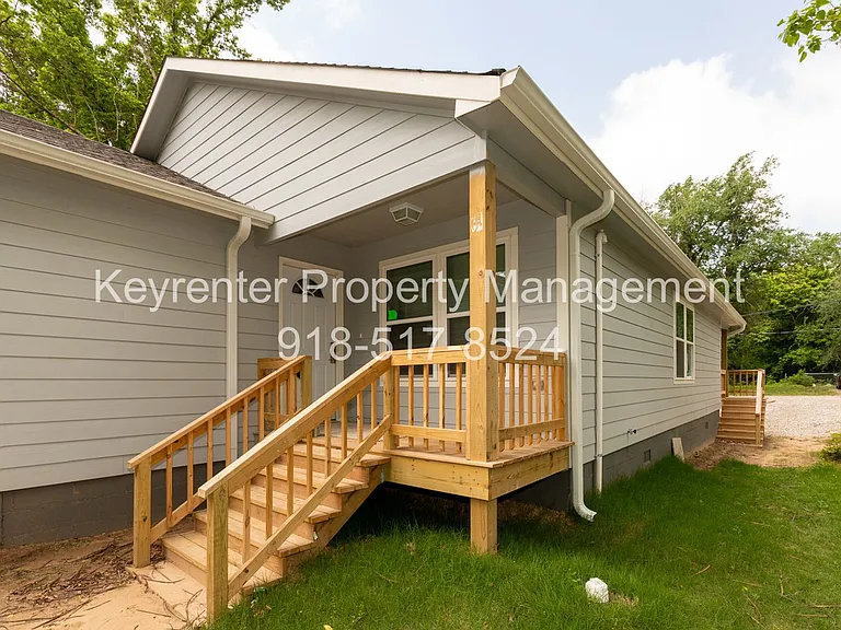 808 N Franklin Ave — Photo 5