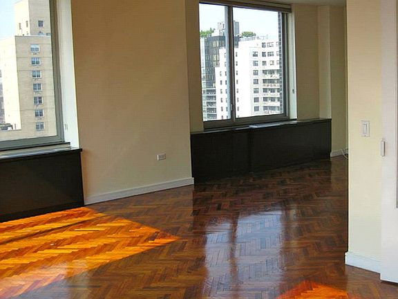 2nd image of 360 E 88th St APT 17D
