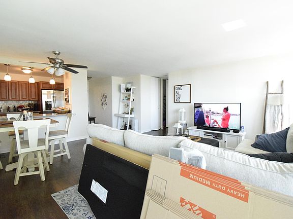 5th image of 1560 N Sandburg Ter APT 1103