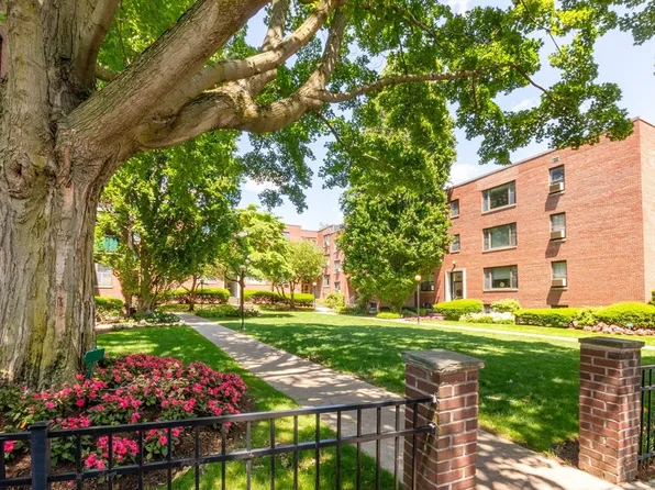 49 Harvard Ave APT 4, Brookline, MA 02446