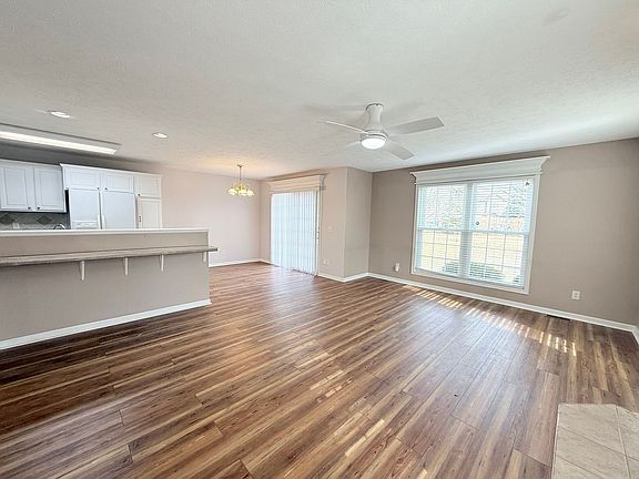 5th image of 1220 Onyx Ln