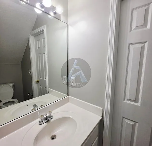 1691 Woodsford Rd NW — Photo 15