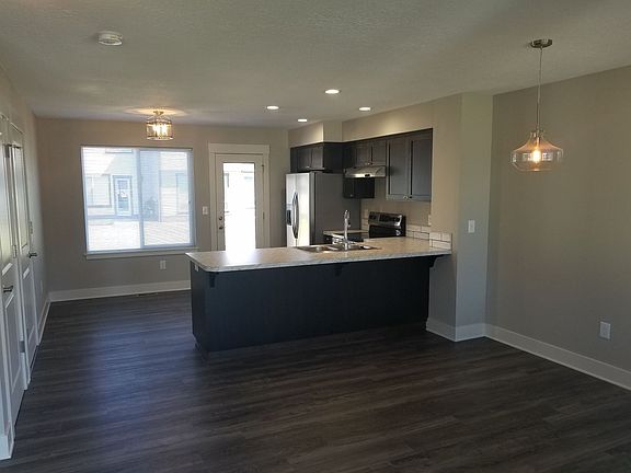 4th image of 795 Rabbit Run St #795