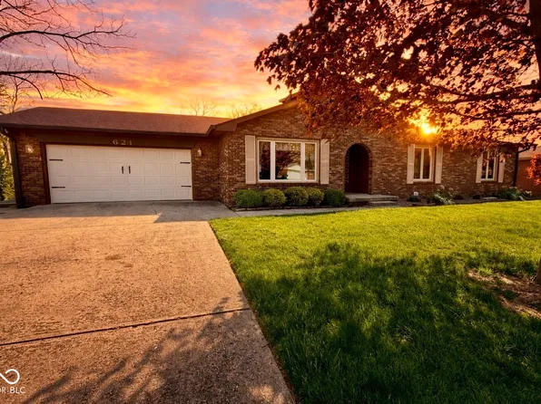 621 Elm Dr, Plainfield, IN 46168