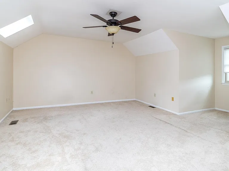 108 Susan Constant Ct #8 — Photo 28