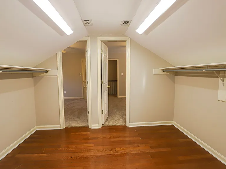 408 Bristol Rd — Photo 30