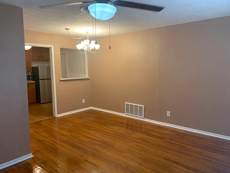 4404 Standish Rd — Photo 3