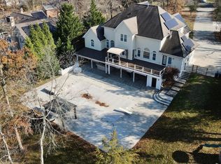 21490 Cedar Dr, Sterling, VA 20164