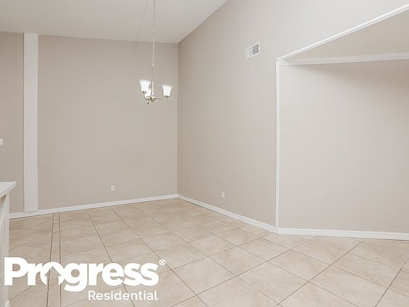 5th image of 602 Whittingham Pl