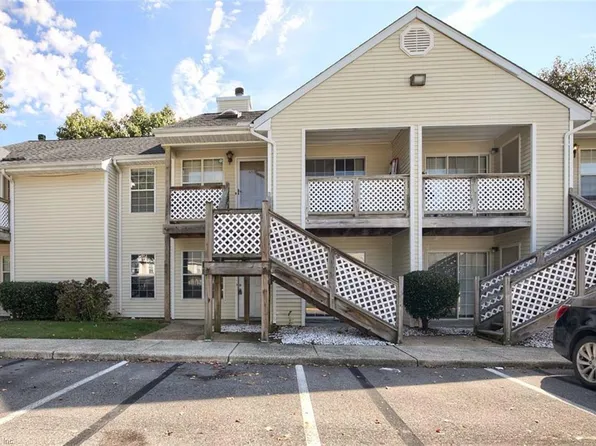 46 Emeraude Plage #B, Hampton, VA 23666