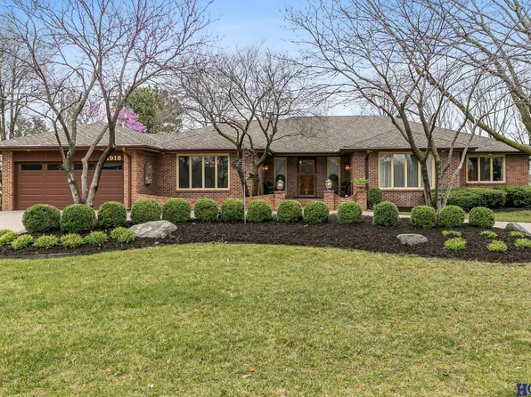 1918 Yorkshire Ct, Lincoln, NE 68506