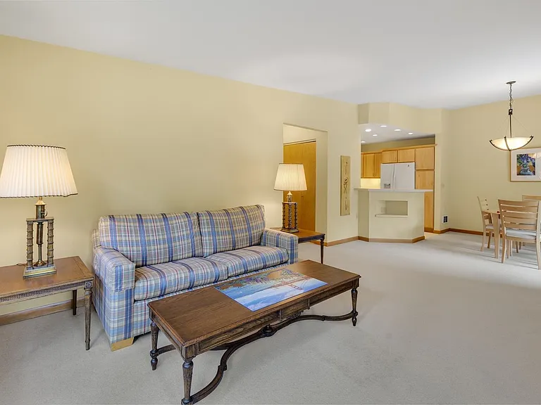 1256 Bellevue Way NE #6 — Photo 3