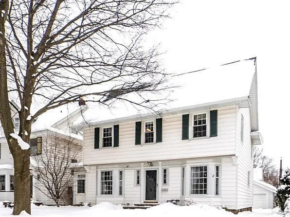 187 Chestnut Hill Dr, Rochester, NY 14617