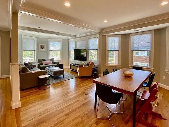 3rd image of 119 Westbourne Ter #2A