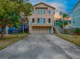 1010 Ivy Rd, Clear Lake Shores, TX 77565