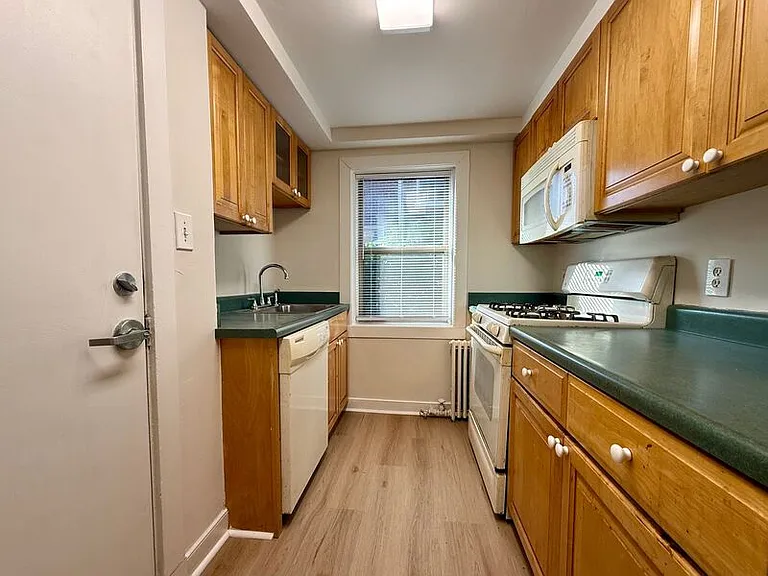 1400 Kenmore Ave #E2 — Photo 6