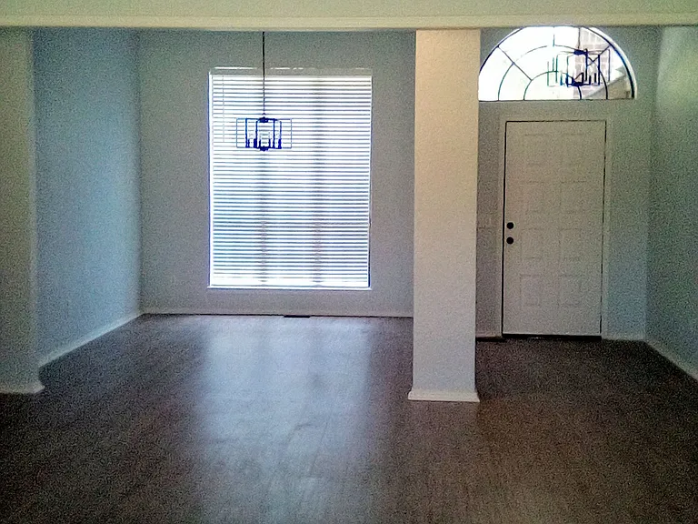8229 N McKee Blvd — Photo 4