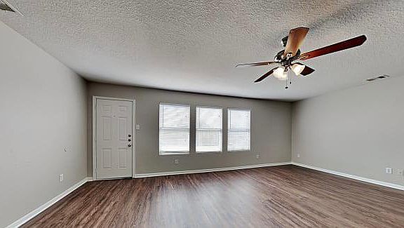 3rd image of 1122 Piedmont Creek Trl