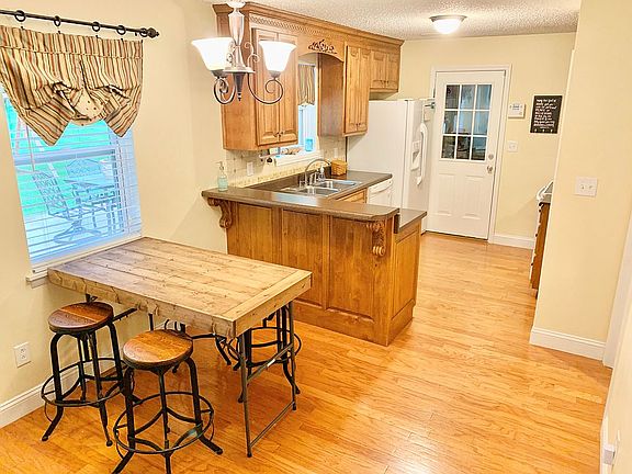 5th image of 115 Callaway Ln