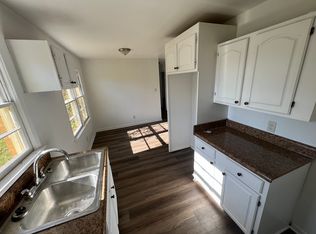 225 Meadowridge Dr, Warner Robins, GA 31093