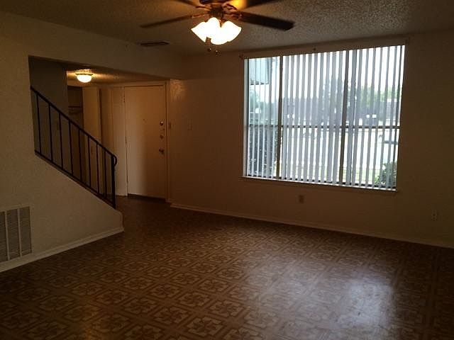 2nd image of 1759 Farleigh Ct