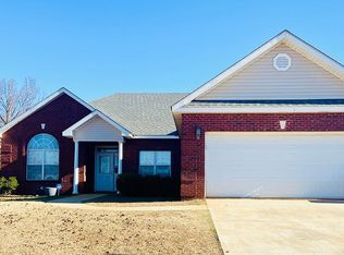 208 Minter Dr, Warner Robins, GA 31088