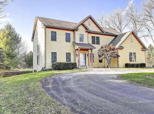 11245 N Buntrock Ave, Mequon, WI 53092