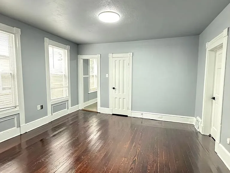 52 - 54 Farren — Photo 14