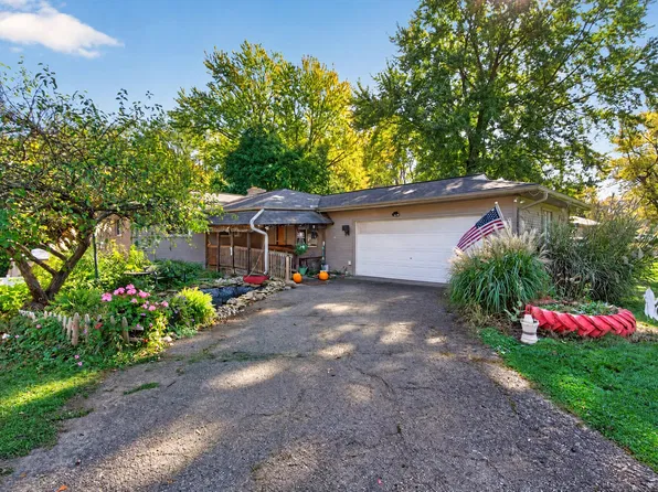 3403 Pine Ridge Dr, Jackson, MI 49201