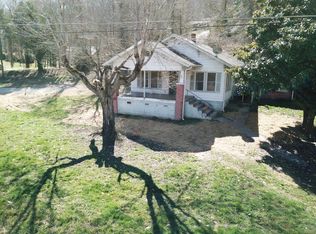 204 Bank Ave, Rocky Top, TN 37769
