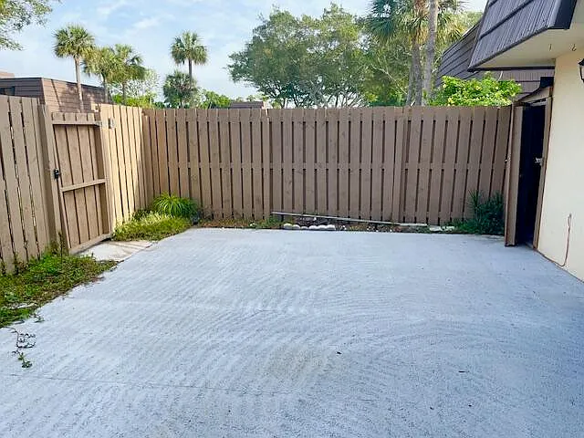 2 bed, 2.5 bath, 1236 sqft, $2,300 — Photo 3