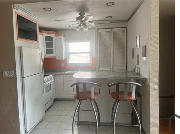 14720 228th St, Springfield Gardens, NY 11413